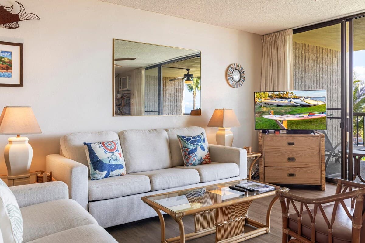 Condo in Kihei · ★4.6 · 2 bedrooms · 4 beds · 2 baths - Photo 2