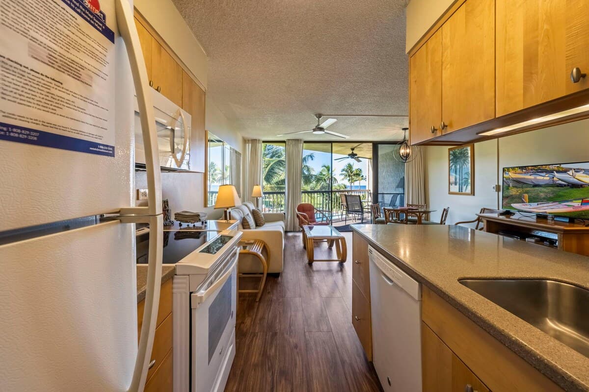 Condo in Kihei · ★5.0 · 1 bedroom · 3 beds · 2 baths - Photo 5