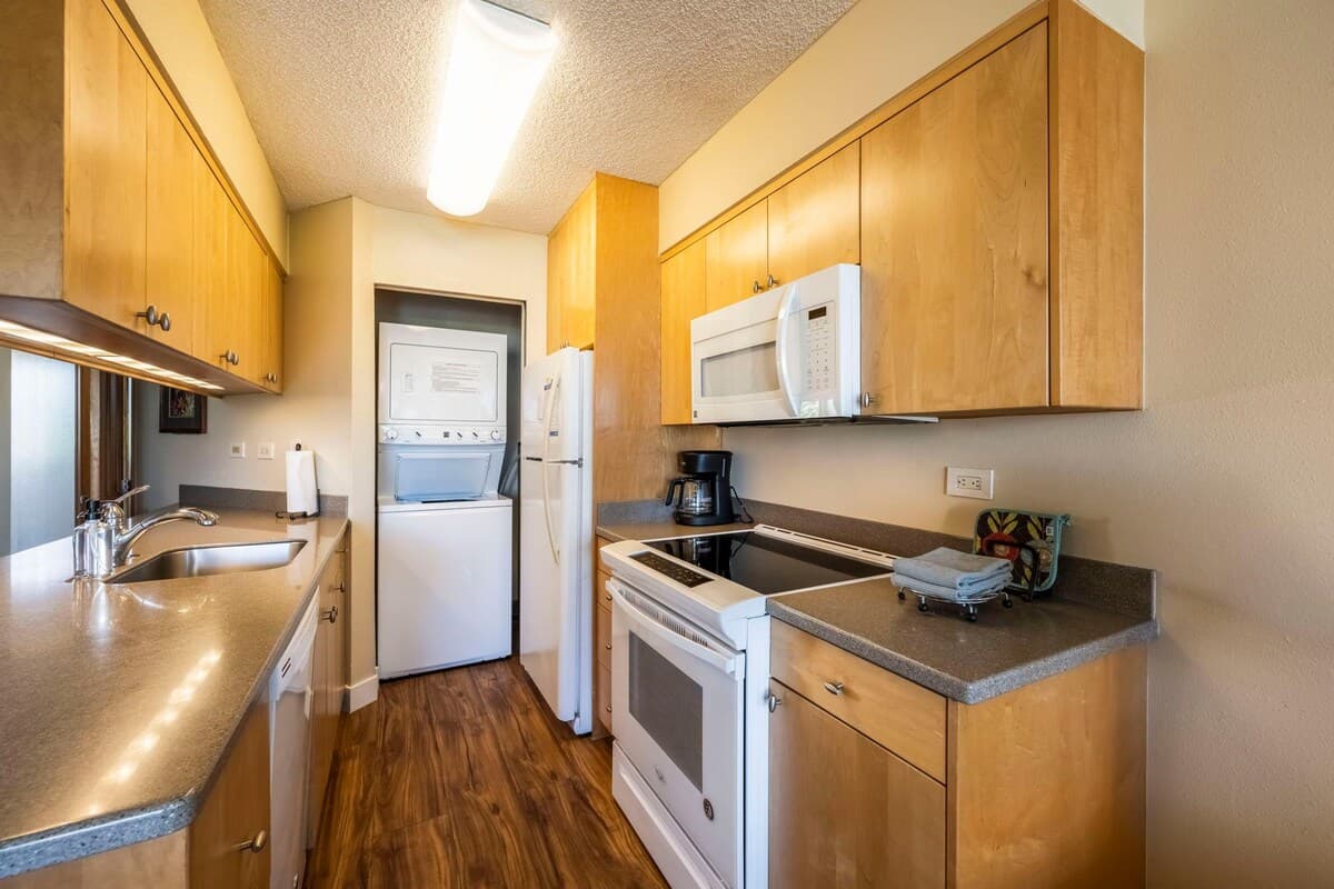 Condo in Kihei · ★5.0 · 1 bedroom · 3 beds · 2 baths - Photo 4