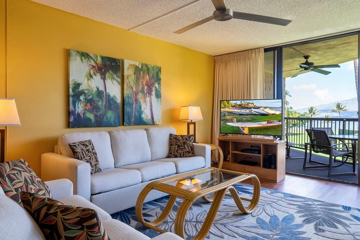 Condo in Kihei · ★4.75 · 2 bedrooms · 5 beds · 2 private baths - Photo 3