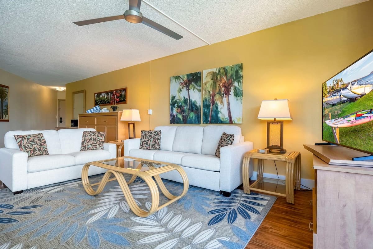 Condo in Kihei · ★5.0 · 2 bedrooms · 5 beds · 2 private baths - Photo 2
