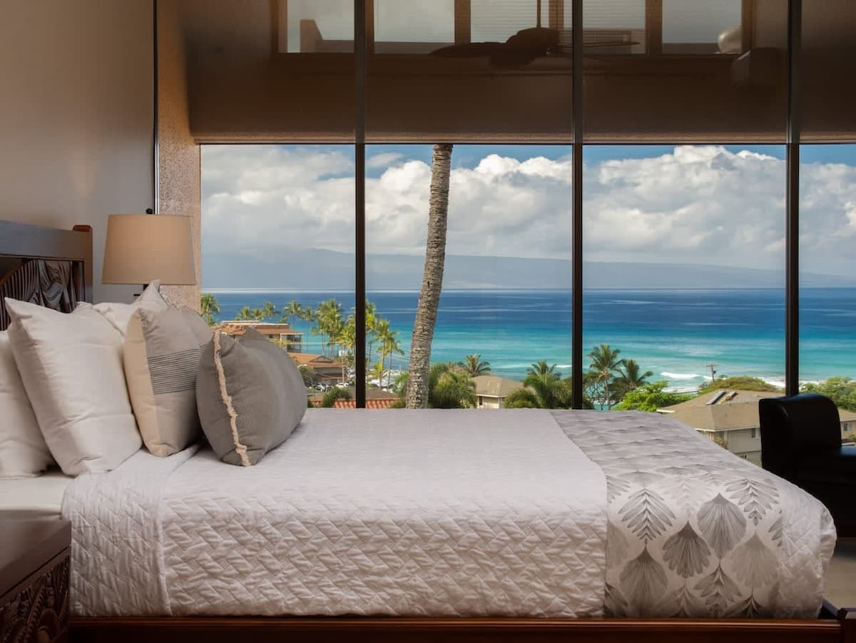Condo in Lahaina · ★4.98 · 2 bedrooms · 2 beds · 2 baths - Photo 2