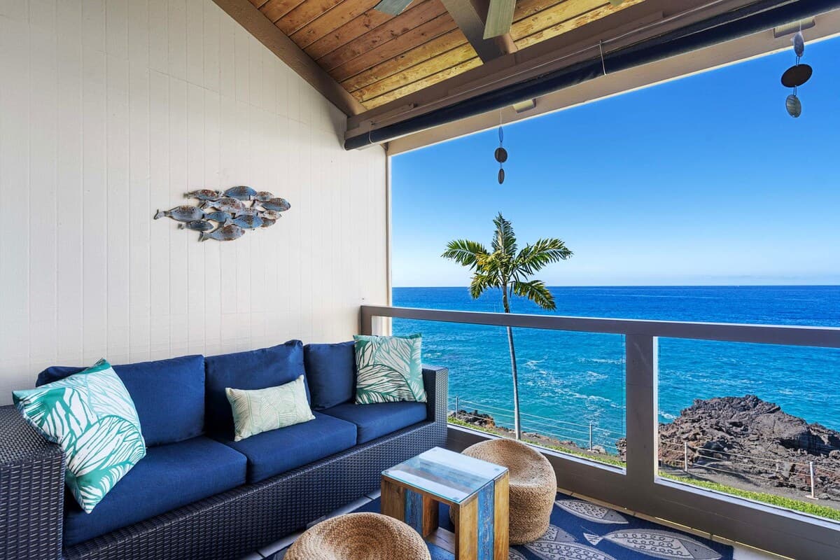 Condo in Kailua-Kona · ★4.73 · 2 bedrooms · 4 beds · 2 baths - Photo 3