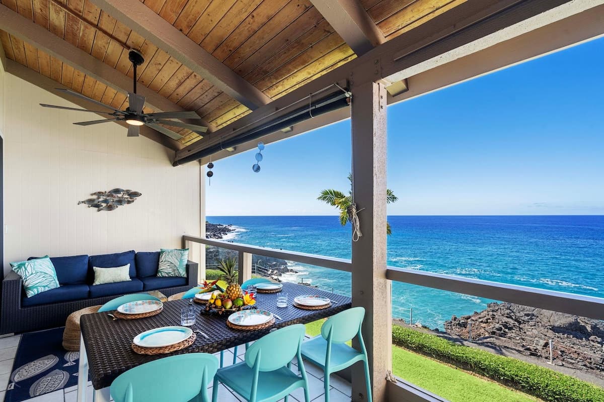 Condo in Kailua-Kona · ★4.73 · 2 bedrooms · 4 beds · 2 baths - Photo 2