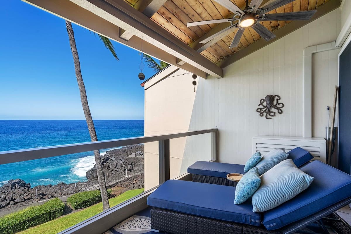 Condo in Kailua-Kona · ★4.73 · 2 bedrooms · 4 beds · 2 baths - Photo 4