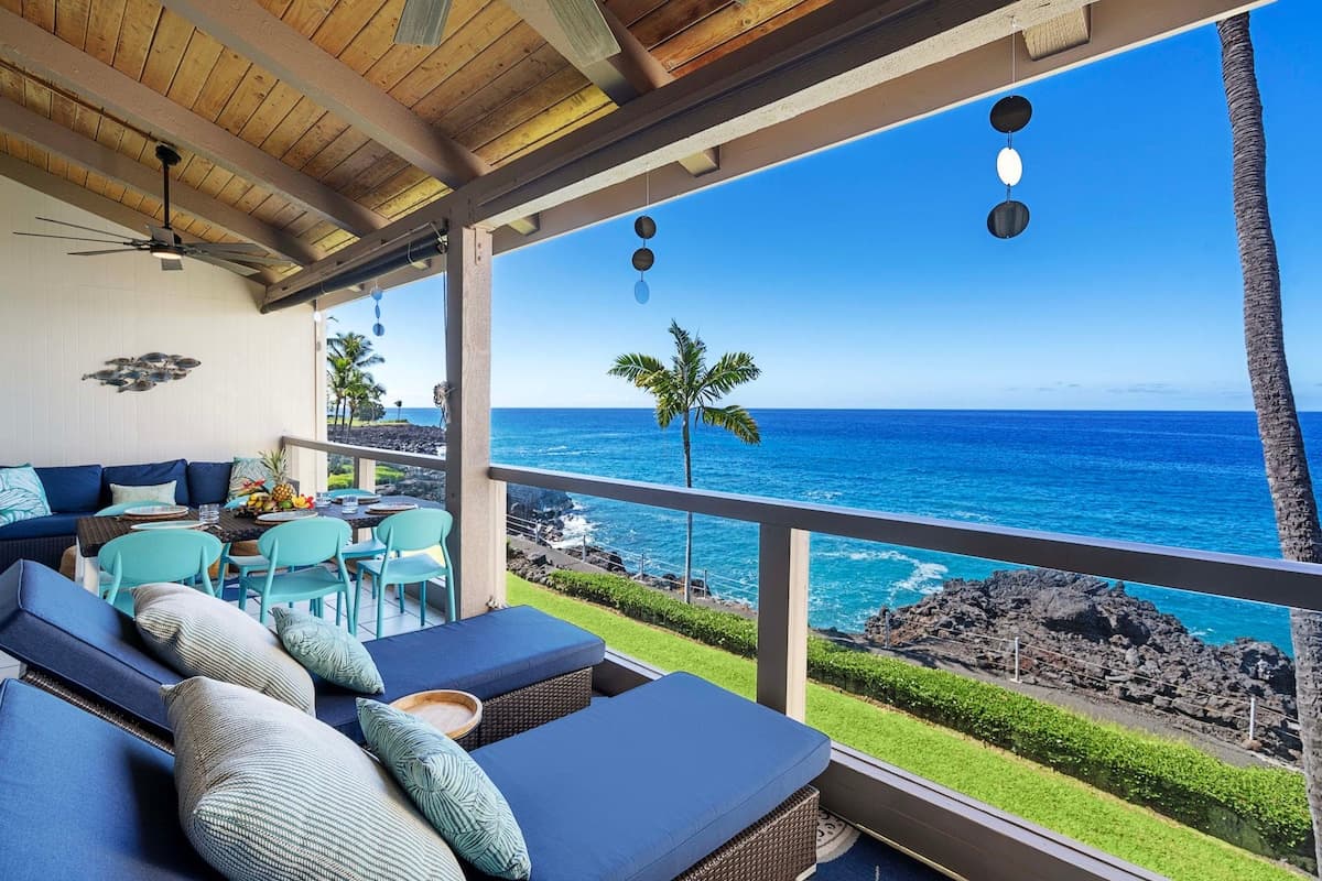 Condo in Kailua-Kona · ★4.73 · 2 bedrooms · 4 beds · 2 baths - Photo 1