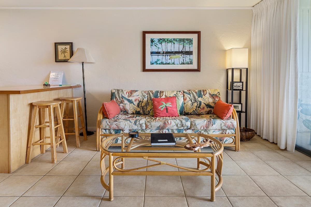 Home in Waikoloa Village · ★4.38 · Studio · 1 bed · 1 private bath - Photo 3