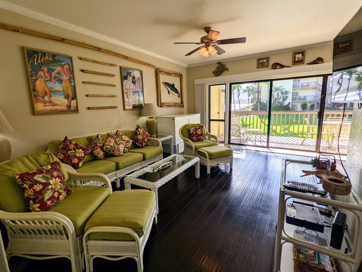 Condo in Kapaa · ★4.92 · 1 bedroom · 2 beds · 1.5 shared baths - Photo 4