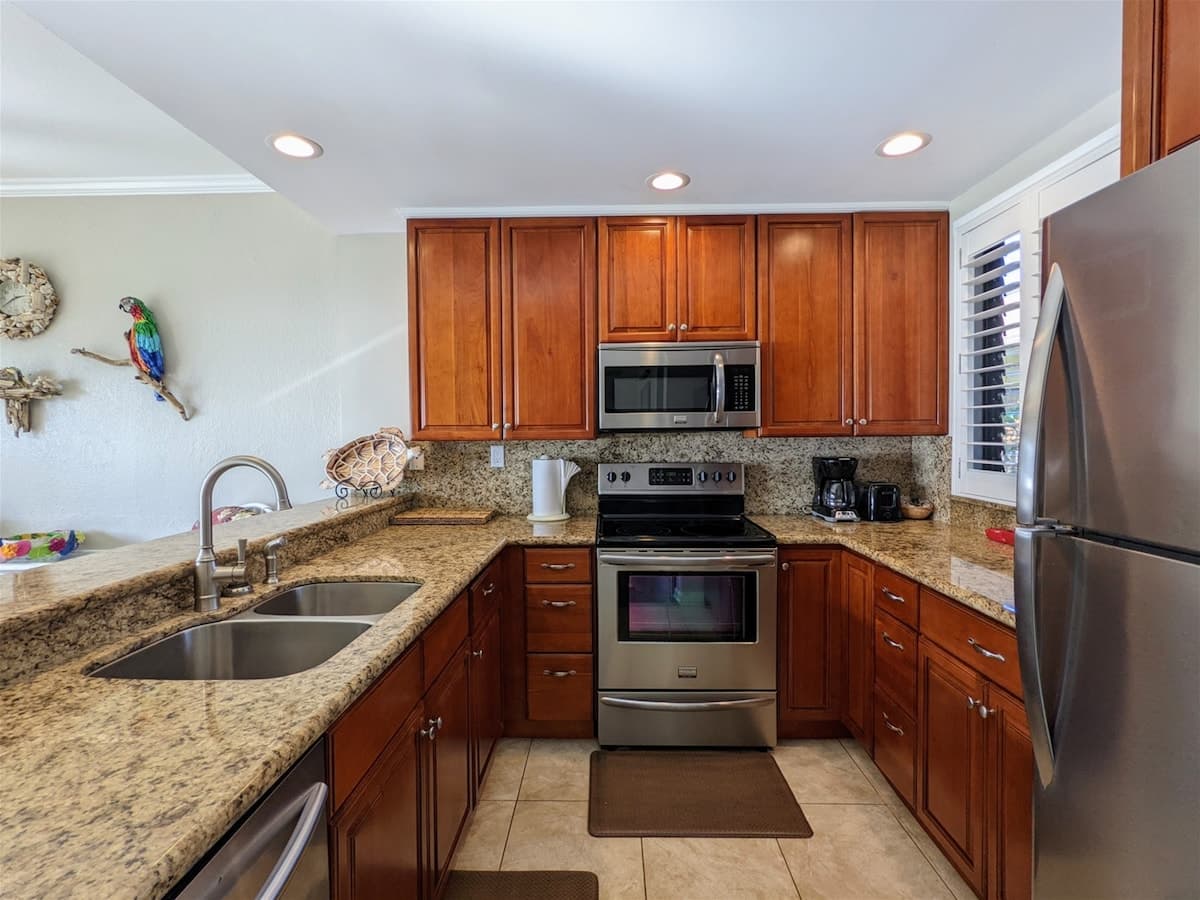 Condo in Kapaa · ★4.92 · 1 bedroom · 2 beds · 1.5 shared baths - Photo 5