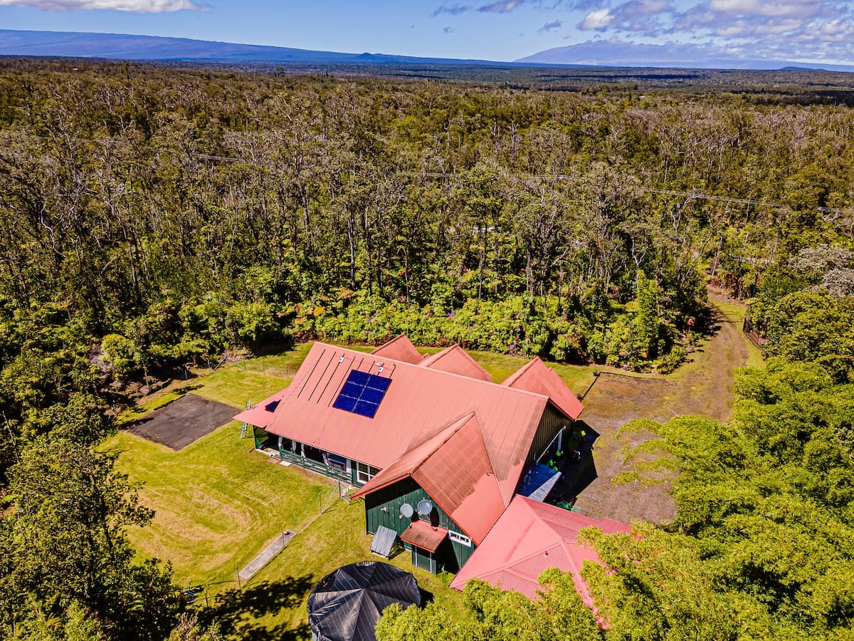 Home in Volcano · ★4.89 · 3 bedrooms · 4 beds · 2 baths - Photo 1