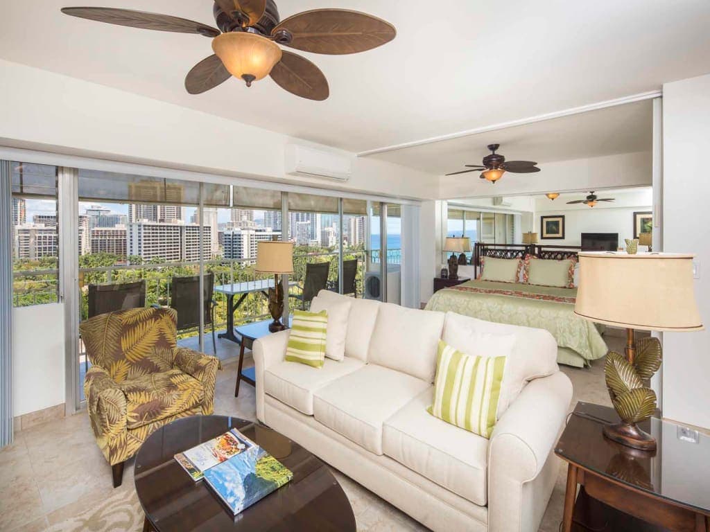 Condo in Honolulu · ★5.0 · 1 bedroom · 1 bed · 1 shared bath - Photo 2