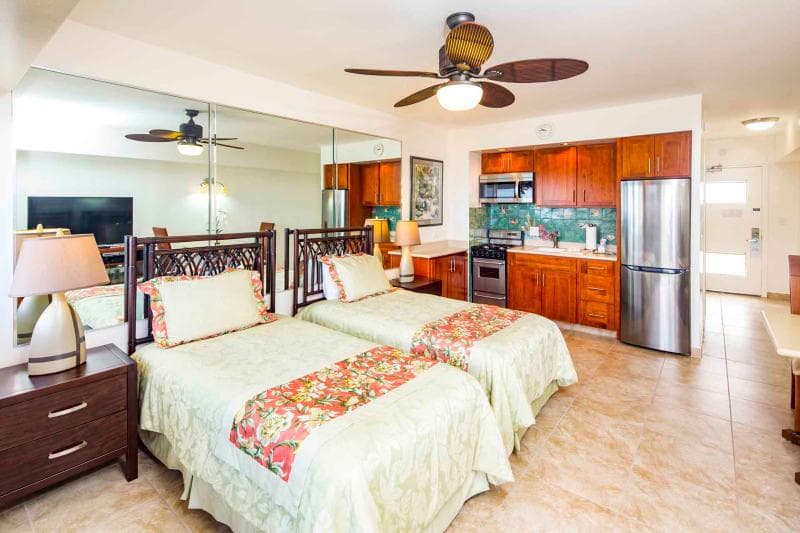 Condo in Honolulu · ★5.0 · Studio · 1 bed · 1 private bath - Photo 4