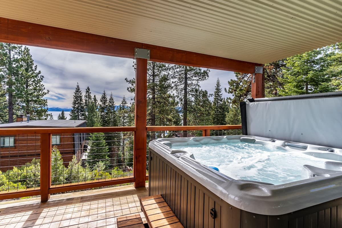 The Pear House Hot Tub, Pool Table, Lake Views - Photo 2