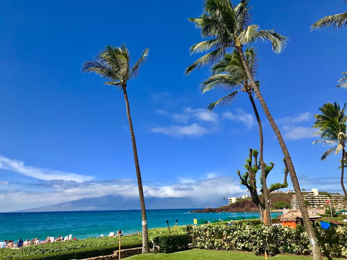 Condo in Lahaina · ★4.5 · 2 bedrooms · 4 beds · 2 baths - Photo 5