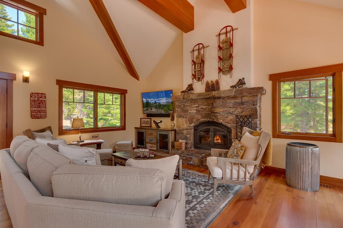 Luxury North Lake Tahoe Retreat for Groups - Photo 3