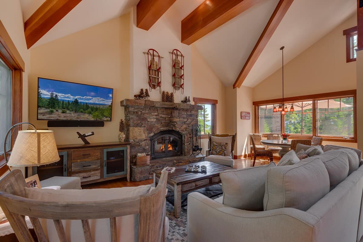 Luxury North Lake Tahoe Retreat for Groups - Photo 5