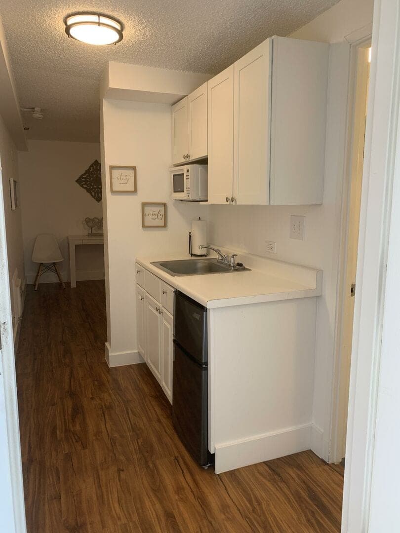 Condo in Honolulu · ★4.69 · 1 bedroom · 1 bed · 1 private bath - Photo 5