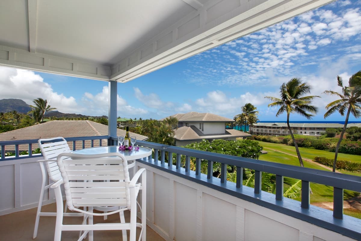 Condo in Koloa · ★4.0 · 2 bedrooms · 4 beds · 2 baths - Photo 2