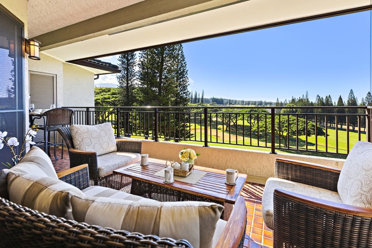 Condo in Lahaina · ★4.82 · 1 bedroom · 2 beds · 1.5 baths - Photo 1