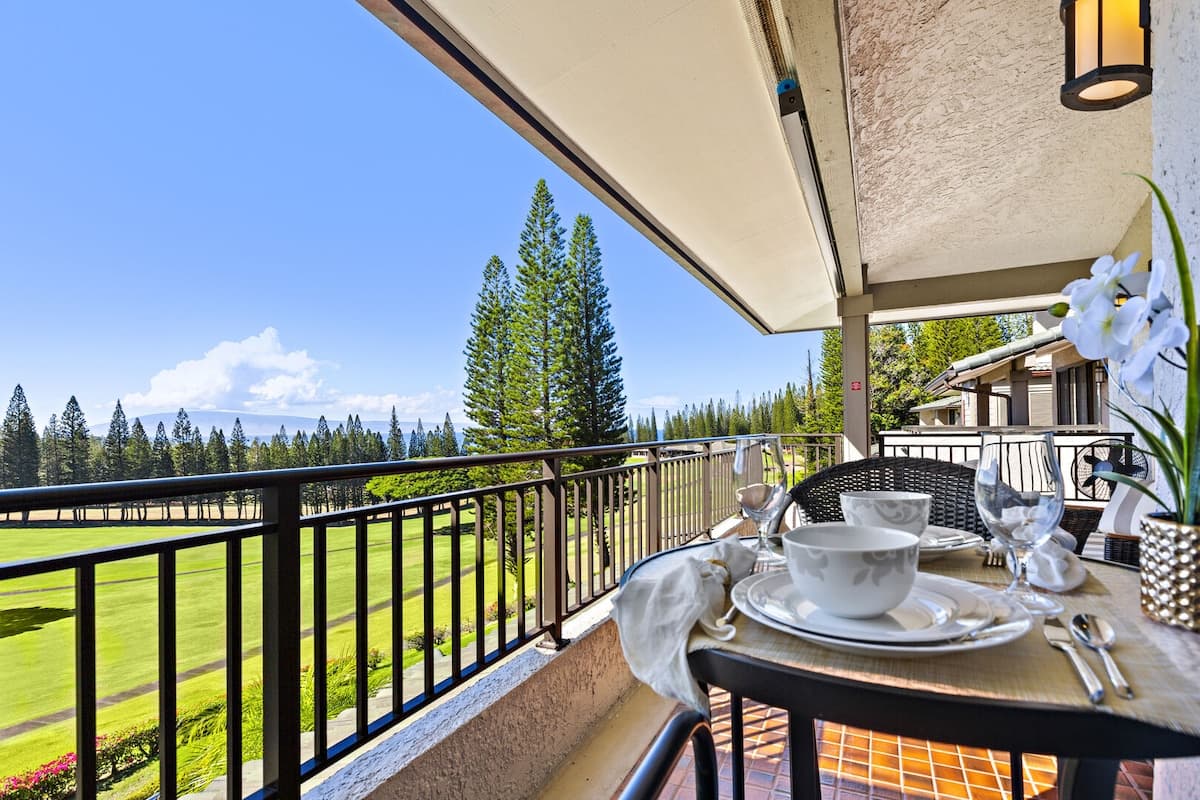 Condo in Lahaina · ★4.82 · 1 bedroom · 2 beds · 1.5 baths - Photo 4