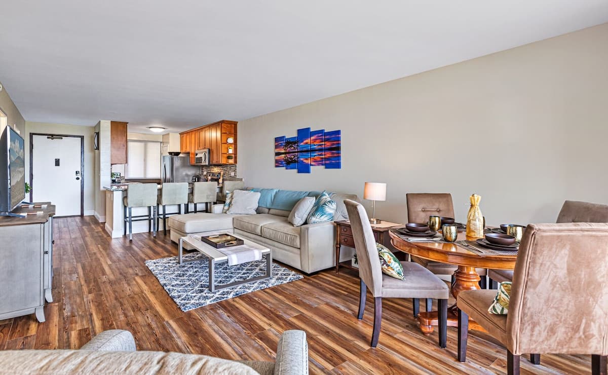 Condo in Lahaina · ★4.58 · 2 bedrooms · 3 beds · 2 baths - Photo 2