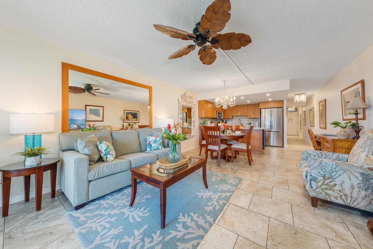 Condo in Kihei · ★4.8 · 1 bedroom · 2 beds · 2 baths - Photo 2