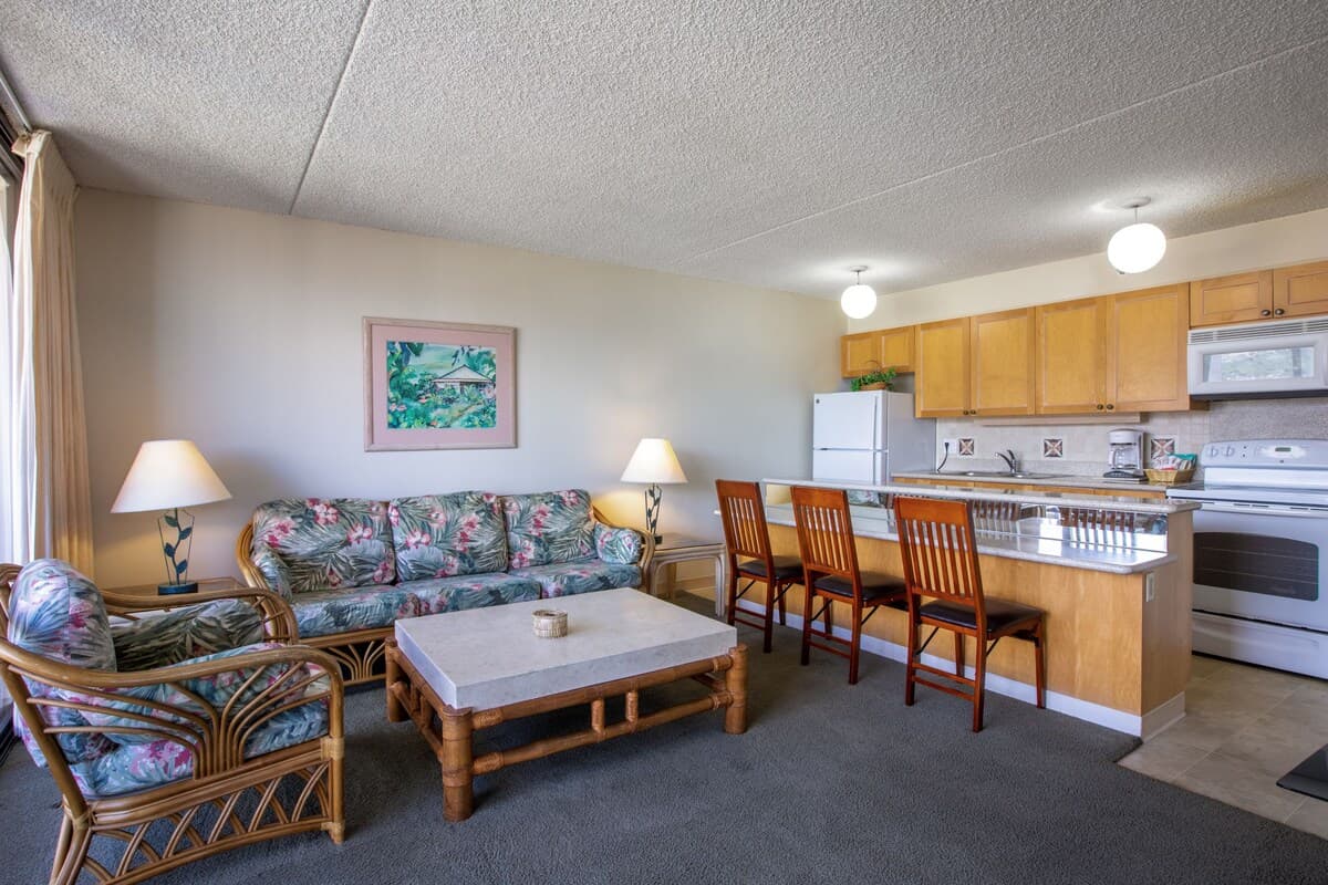 Condo in Honolulu · ★4.75 · 1 bedroom · 2 beds · 1 shared bath - Photo 5