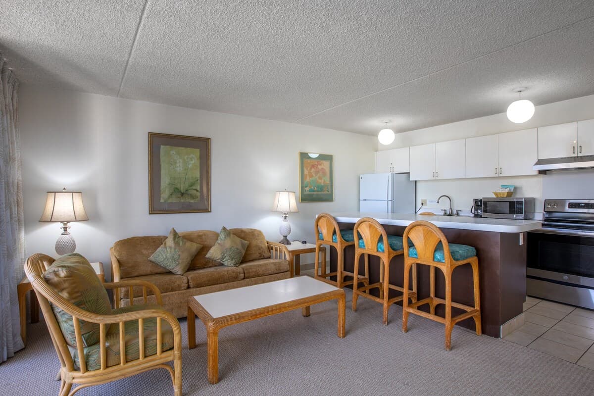 Condo in Honolulu · ★4.75 · 1 bedroom · 2 beds · 1 shared bath - Photo 3