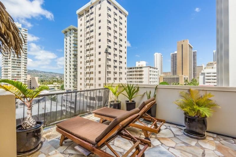 Condo in Honolulu · ★4.2 · 1 bedroom · 3 beds · 1 private bath - Photo 1