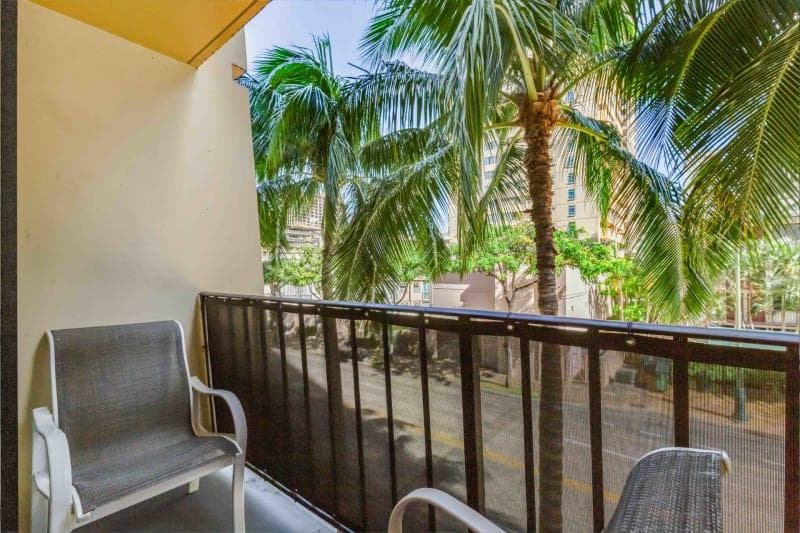 Condo in Honolulu · ★4.2 · Studio · 2 beds · 1 shared bath - Photo 5