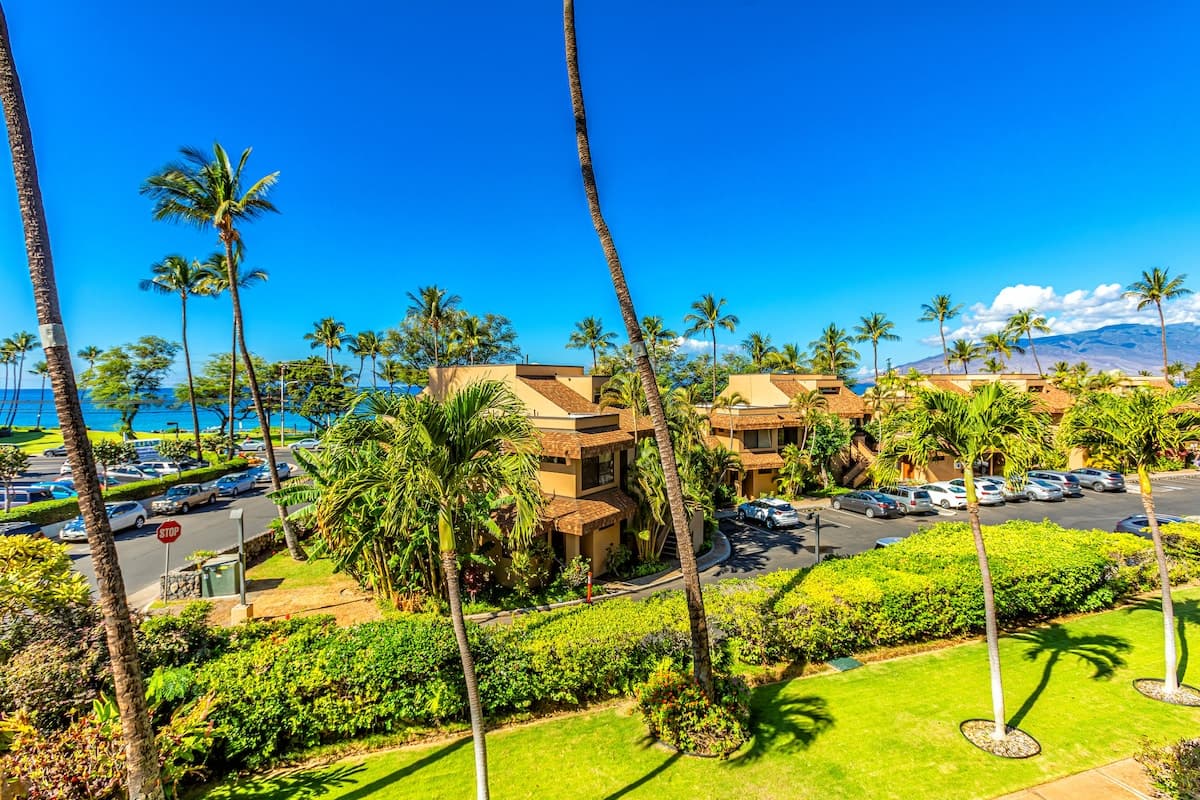 Condo in Kihei · ★4.75 · 3 bedrooms · 4 beds · 2 baths - Photo 1