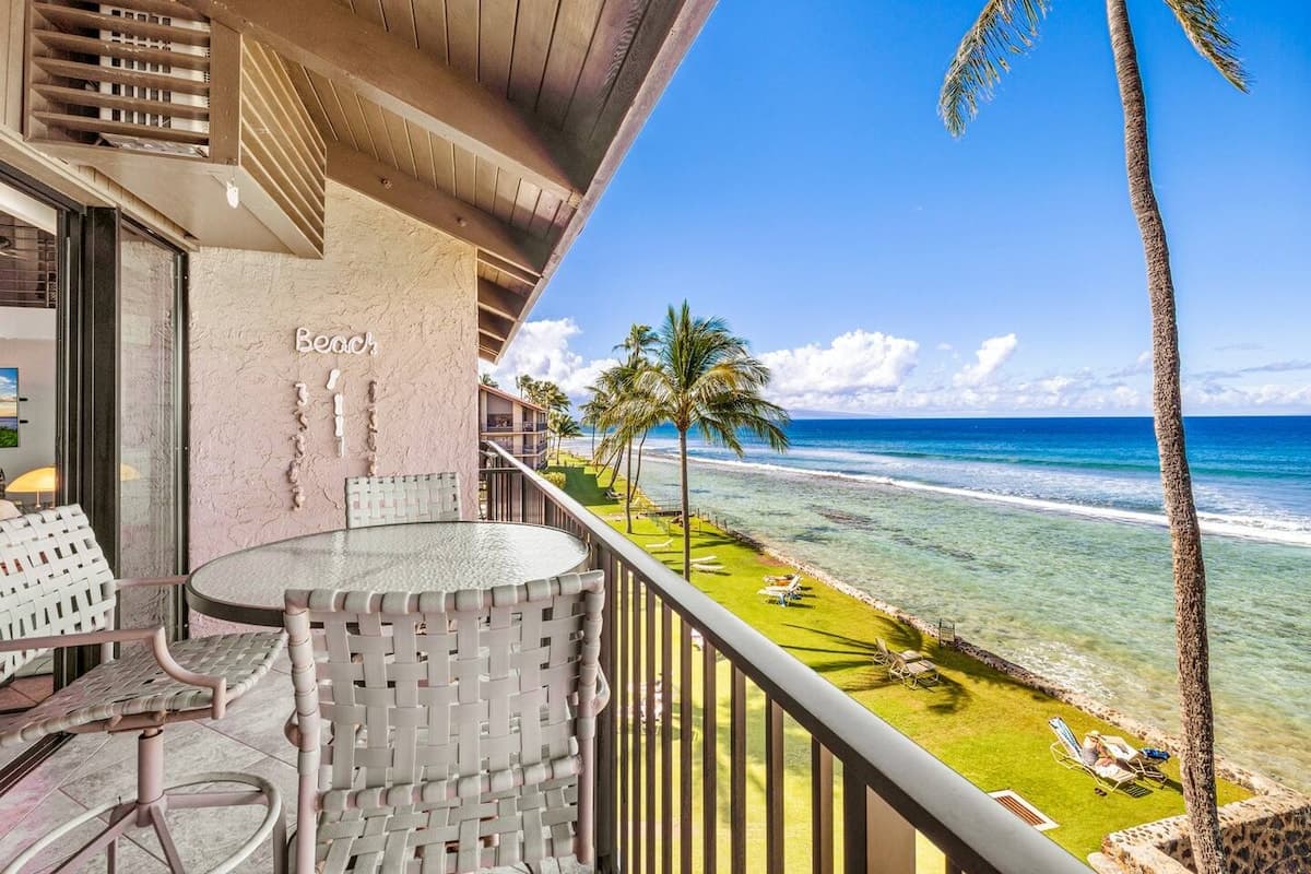 Condo in Lahaina · ★4.87 · 3 bedrooms · 5 beds · 2 baths - Photo 5