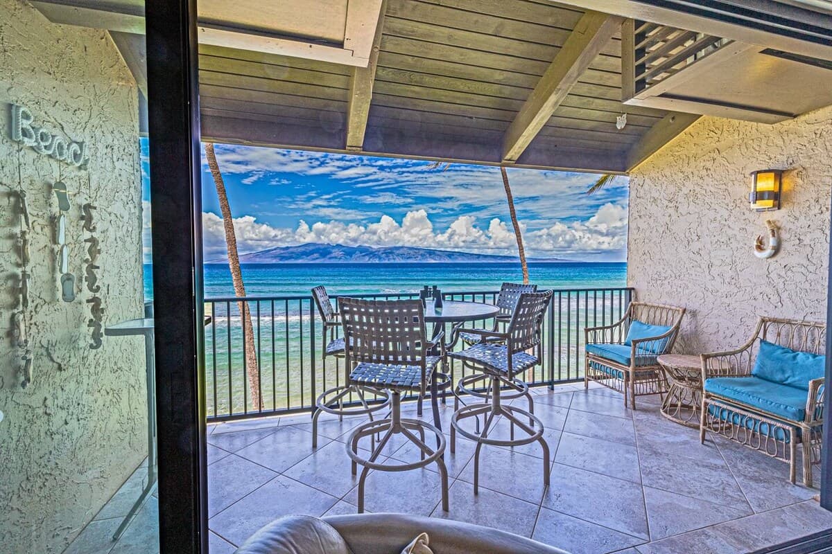 Condo in Lahaina · ★4.87 · 3 bedrooms · 5 beds · 2 baths - Photo 4