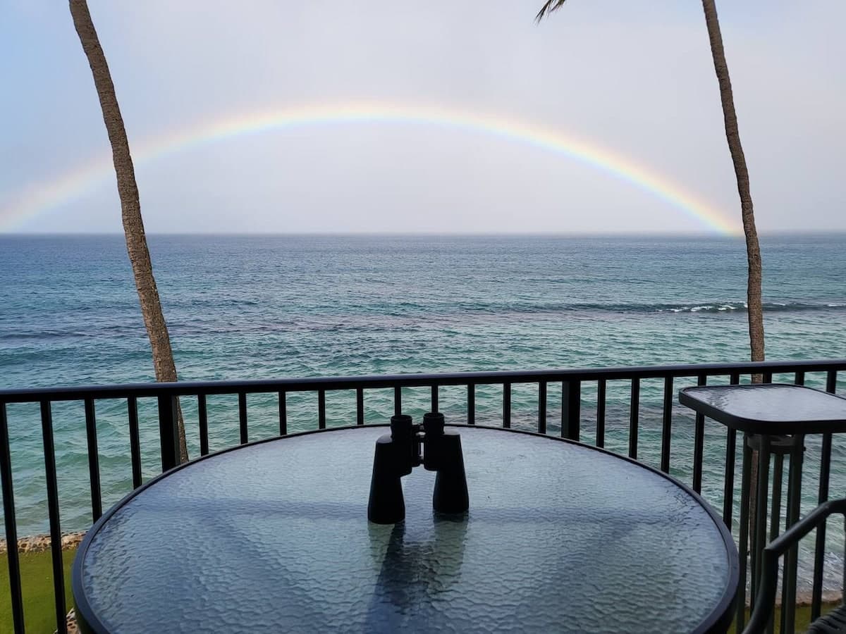 Condo in Lahaina · ★4.87 · 3 bedrooms · 5 beds · 2 baths - Photo 2