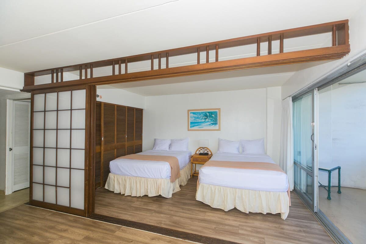 Condo in Honolulu · ★4.8 · Studio · 1 private bath - Photo 5