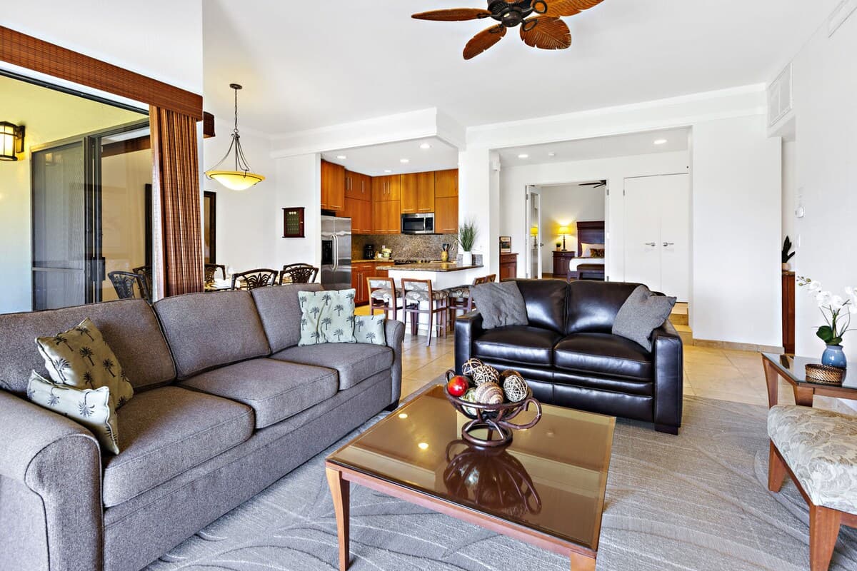Condo in Lahaina · ★4.65 · 2 bedrooms · 4 beds · 2 baths - Photo 4