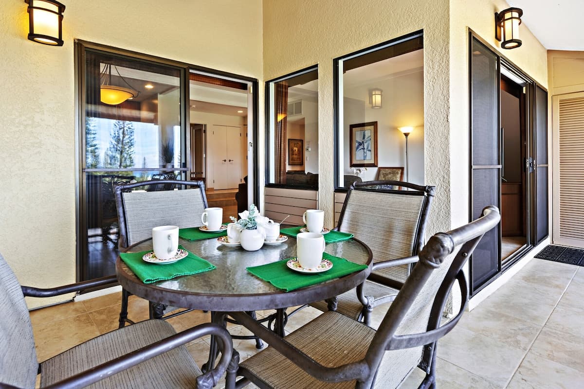 Condo in Lahaina · ★4.65 · 2 bedrooms · 4 beds · 2 baths - Photo 3