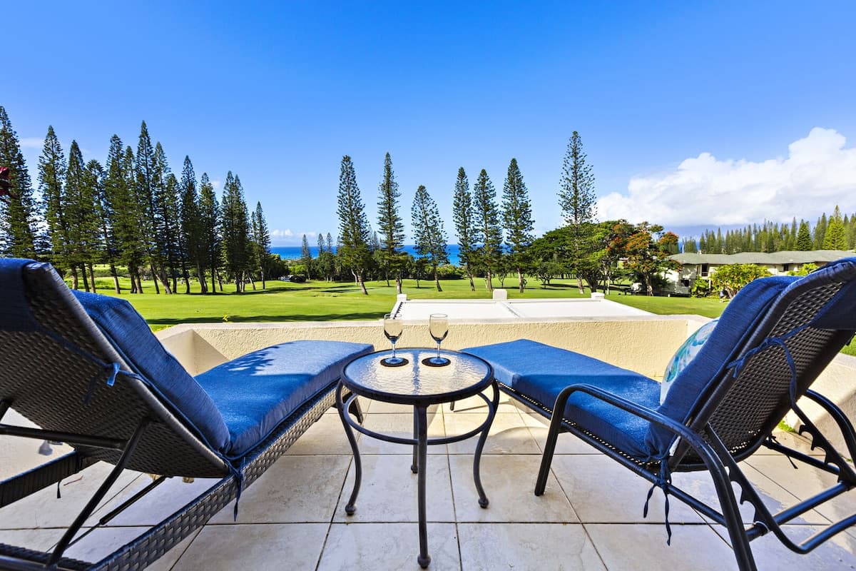 Condo in Lahaina · ★4.65 · 2 bedrooms · 4 beds · 2 baths - Photo 1