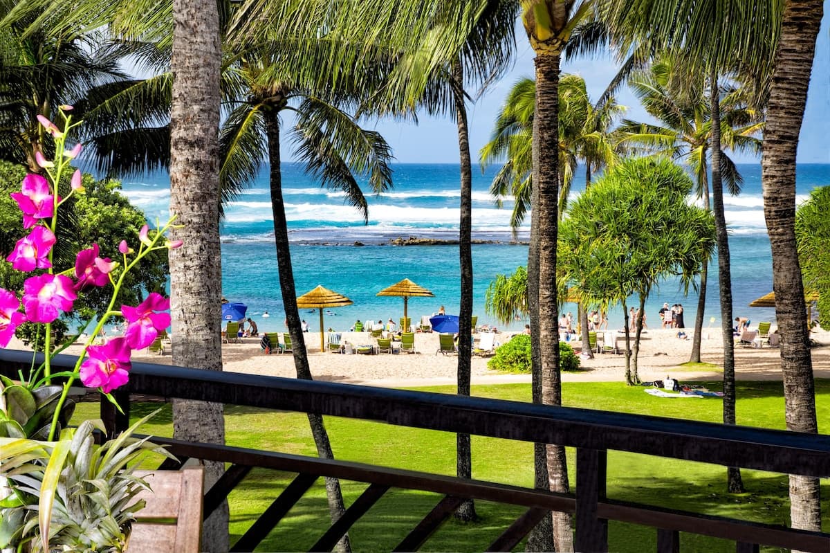 Villa in Kahuku · ★4.88 · Studio · 2 beds · 1 private bath - Photo 1