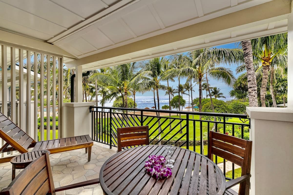 Villa in Kahuku · ★4.88 · Studio · 2 beds · 1 private bath - Photo 2