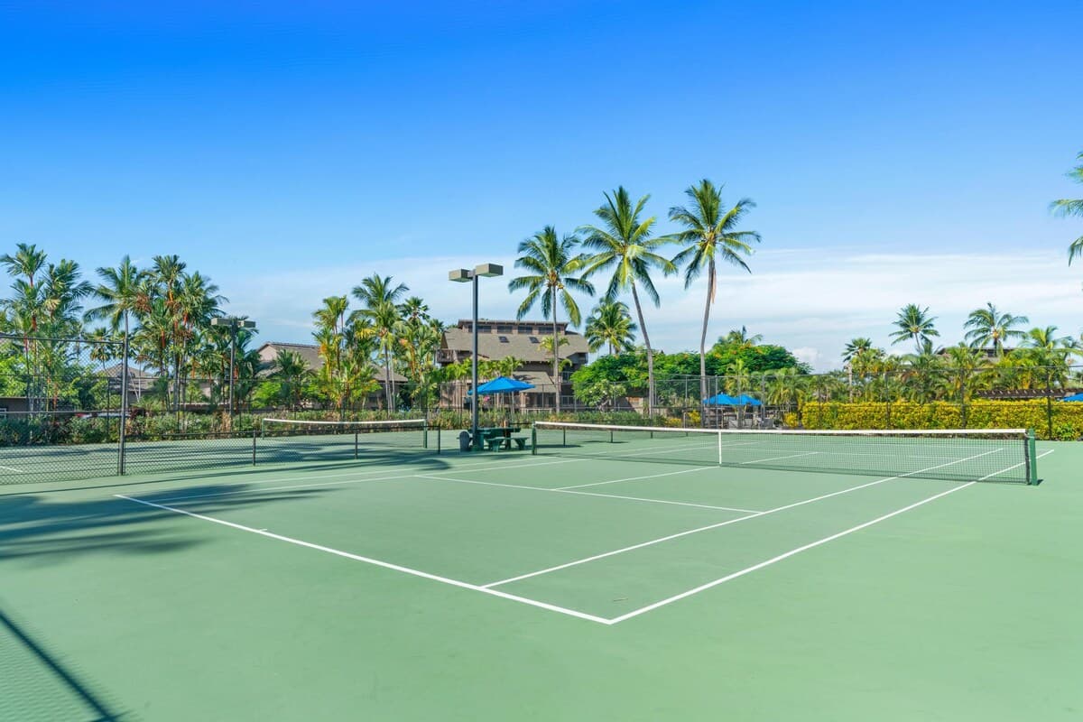 Condo in Kailua-Kona · ★4.63 · 2 bedrooms · 2 beds · 2 baths - Photo 5