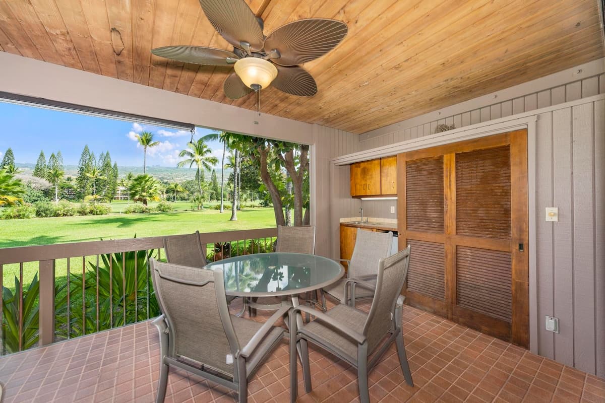 Condo in Kailua-Kona · ★4.63 · 2 bedrooms · 2 beds · 2 baths - Photo 1