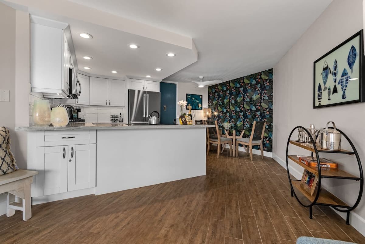 Condo in Kihei · ★4.95 · 1 bedroom · 2 beds · 1 private bath - Photo 5