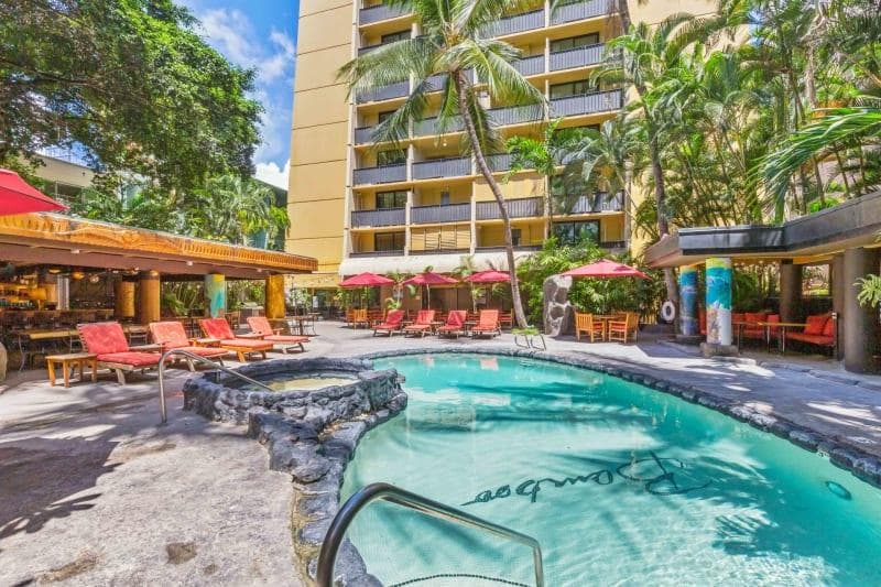 Condo in Honolulu · ★4.5 · Studio · 1 bed · 1 private bath - Photo 5