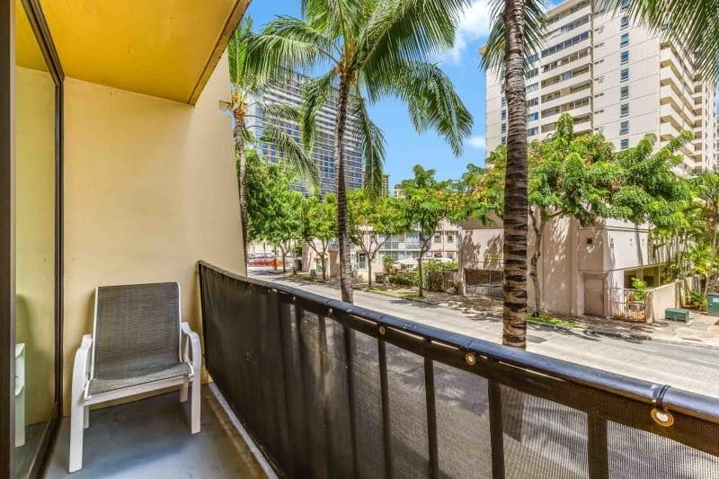 Condo in Honolulu · ★4.25 · Studio · 1 bed · 1 private bath - Photo 1