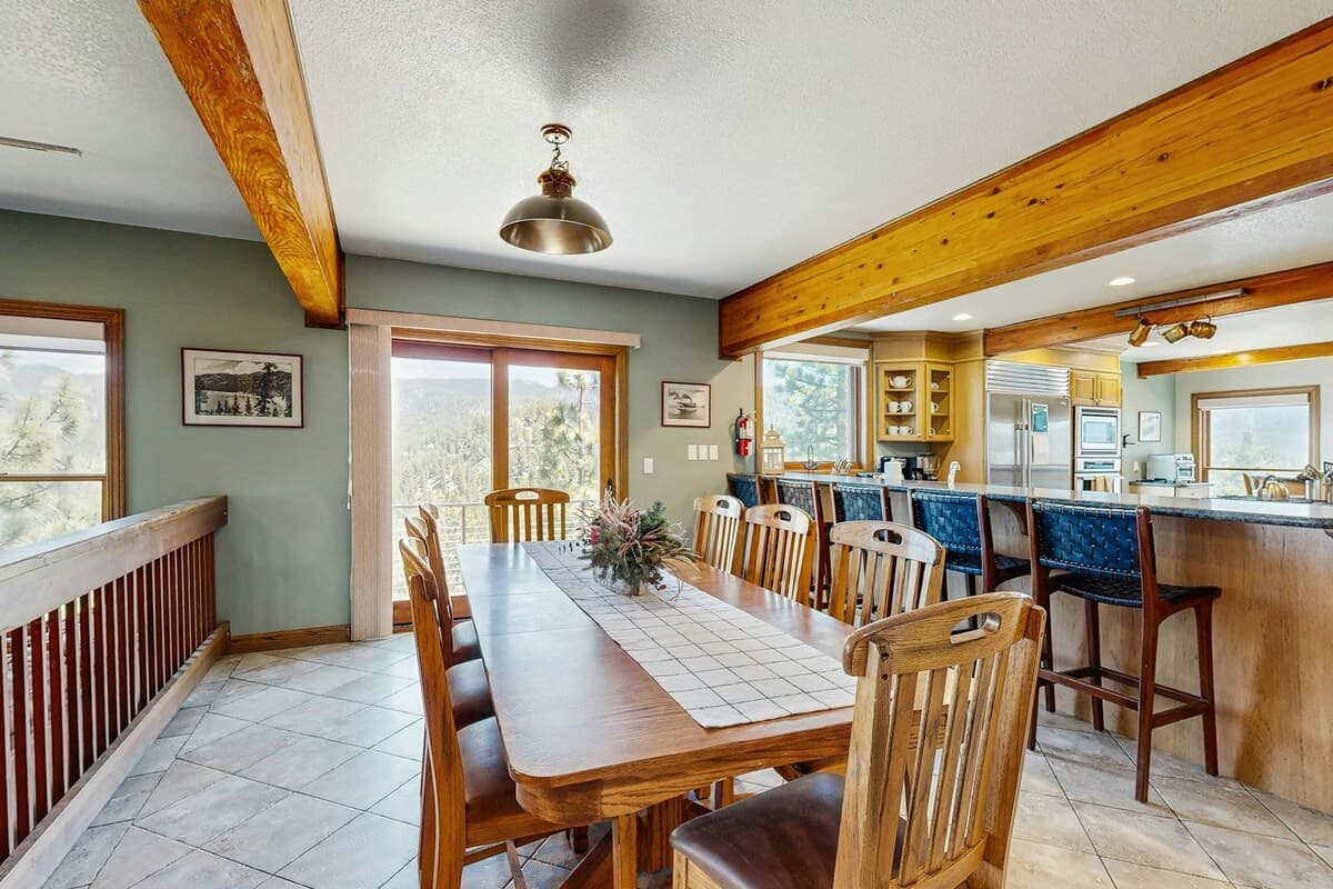 Home in Glenbrook · 5 bedrooms · 10 beds · 4.5 private baths - Photo 4