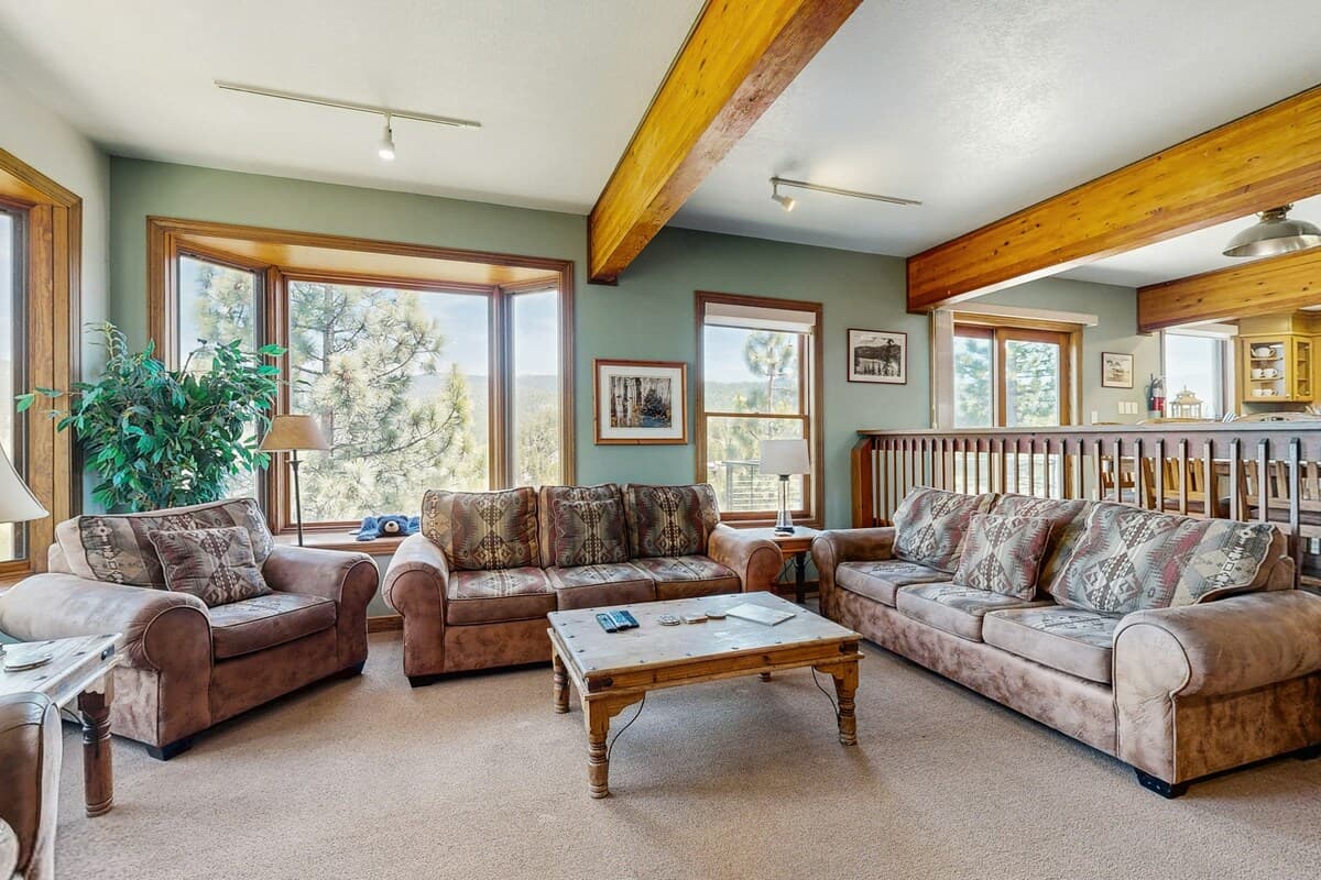 Home in Glenbrook · 5 bedrooms · 10 beds · 4.5 private baths - Photo 3