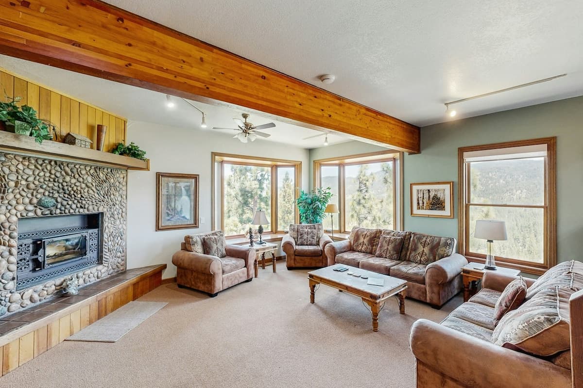 Home in Glenbrook · 5 bedrooms · 10 beds · 4.5 private baths - Photo 1