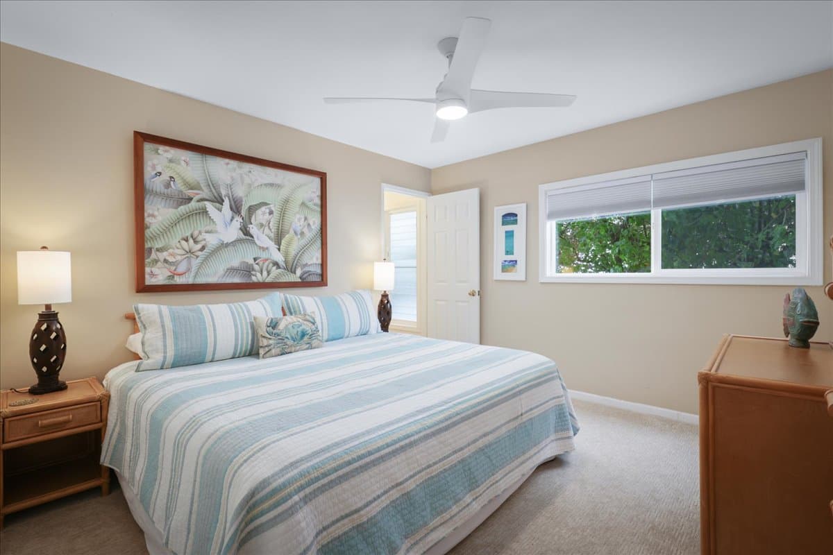 Condo in Kailua-Kona · ★4.0 · 2 bedrooms · 2 beds · 2 baths - Photo 3