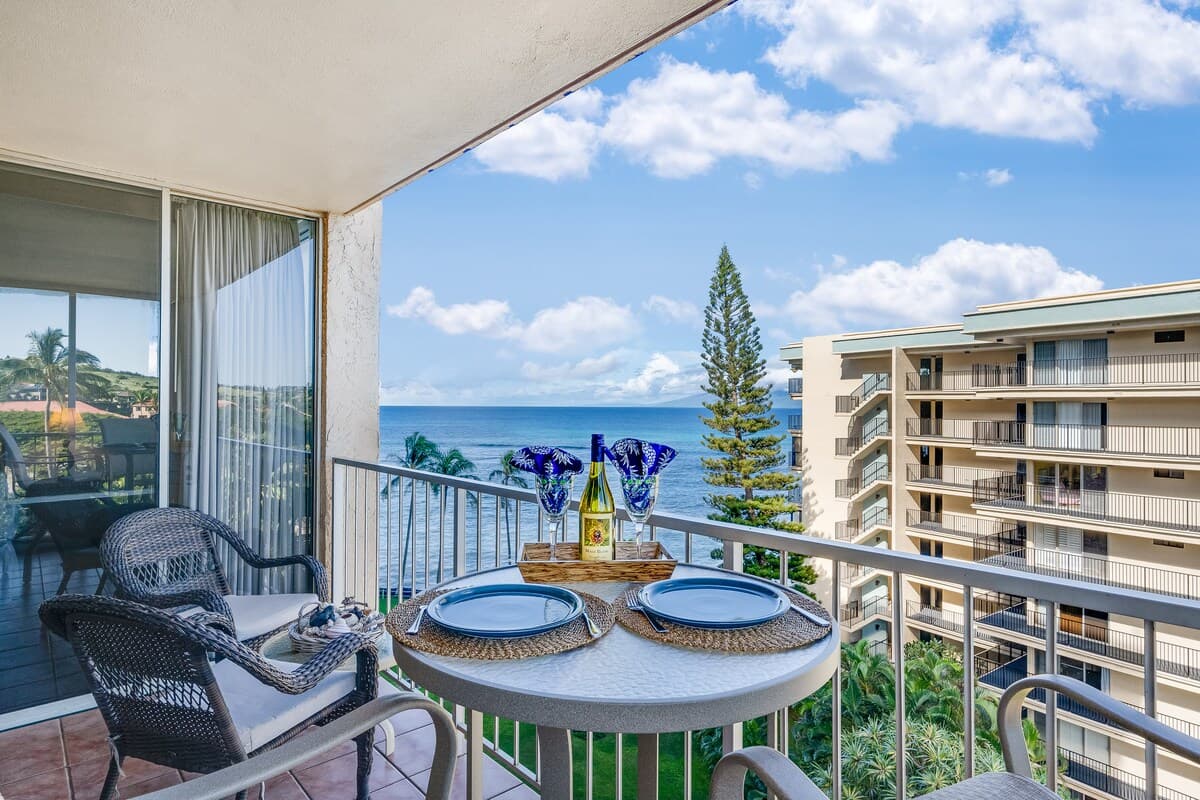 Condo in Lahaina · ★5.0 · 2 bedrooms · 3 beds · 2 baths - Photo 1